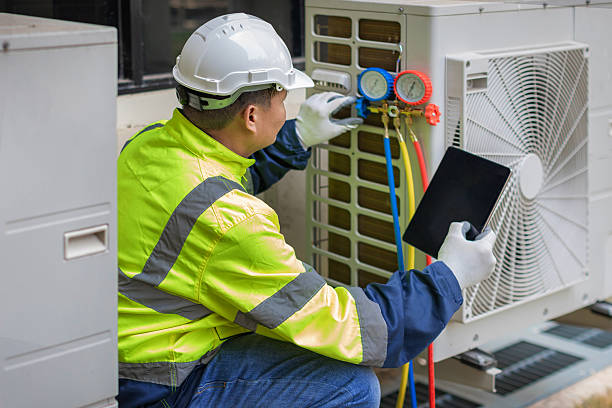 Professional Hvac Installation technician working in Russiaville, IN